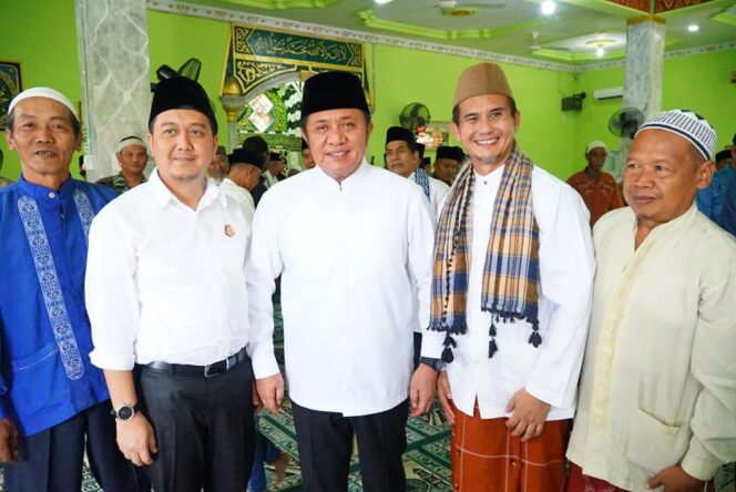 
Kunker Ke Prabumulih, Herman Deru Safari Jumat di Masjid Nursalimah