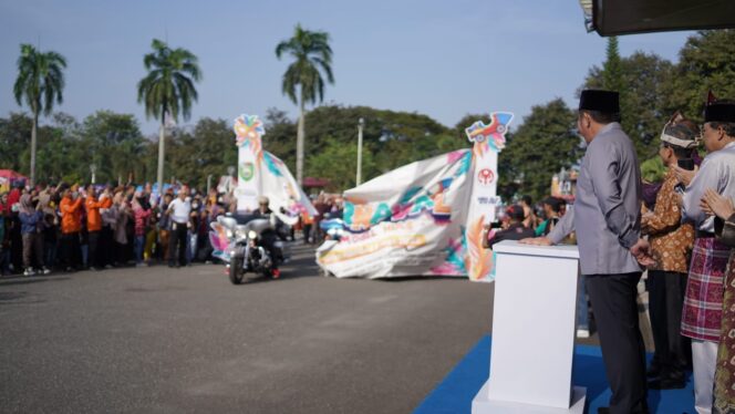 
Herman Deru Targetkan Karnaval Mobil Hias Hibur Warga dan Jadi Ajang Promosikan Kekayaan Budaya Sumsel