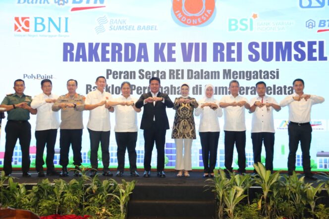 
Hadiri Rakerda REI Sumsel, Herman Deru Ajak Developer Masifkan GSMP di Sekitar Lingkungan Perumahan