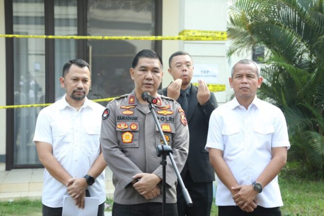 
Bareskrim Gelar Rekonstruksi Produksi Ekstasi Jaringan Internasional