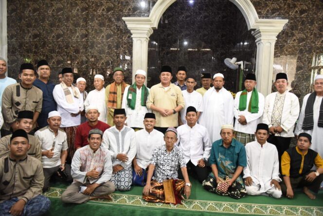 
Herman Deru Silaturahmi Dengan Warga Kelurahan Kemas Rindo Kertapati