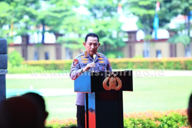 
Jelang Hari Bhayangkara ke-77, Kapolri Lepas Distribusi Ratusan Ribu Bansos