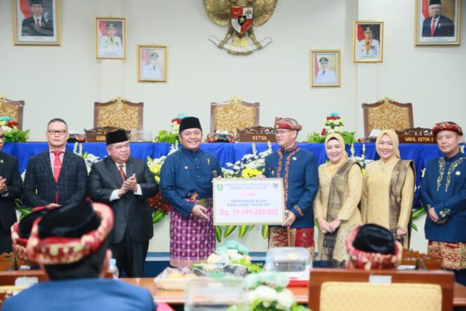 
Masyarakat Pagaralam Rasakan Dampak Bantuan Pembangunan Infrastruktur yang Digelontorkan Gubernur Herman Deru