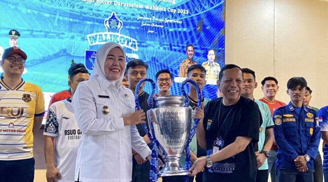 
Wawako Fitrianti Buka Mini Soccer Darussalam Wali Kota Cup 2023
