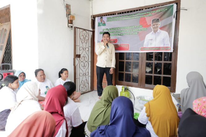 
Wong Kito Ganjar Adakan Pelatihan Pembuatan Wajik di Musi Banyuasin