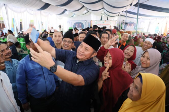 
					Herman Deru Ajak Alumni Ponpes Mukhtar Syafa’at  Ikut Andil Dalam Penyebaran Rumah Tahfidz
