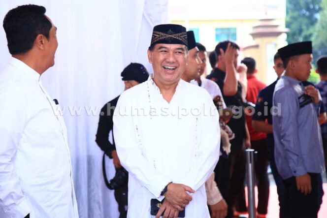 
Polri Salurkan 9.300 Hewan Kurban ke Seluruh Indonesia