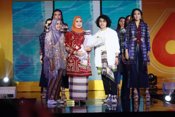 
Pemprov Sumsel Pamerkan Pesona Kain Tajung di Panggung Festival6 