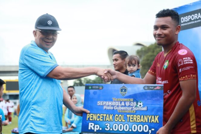 
Wagub Mawardi Yahya Seara Resmi Tutup Turnamen Sepakbola U-20 Piala Gubernur Sumsel 2023