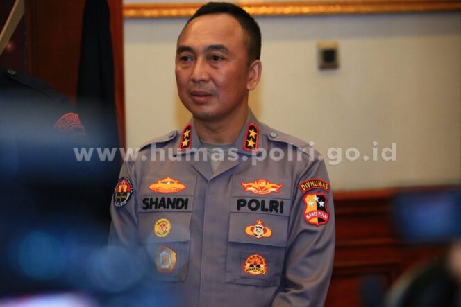 
Polri Periksa Sejumlah Ahli Terkait Kasus Dugaan Hoaks Denny Indrayana