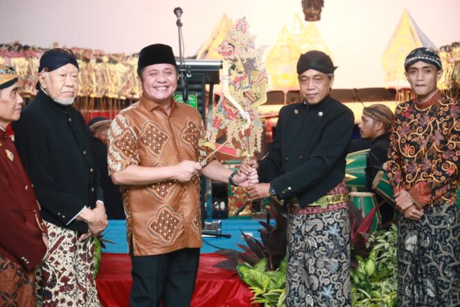 
					Minta Pujasuma Pertahankan Kesenian Wayang Agar Tidak Terlena dengan Kencangnya Arus Budaya Asing