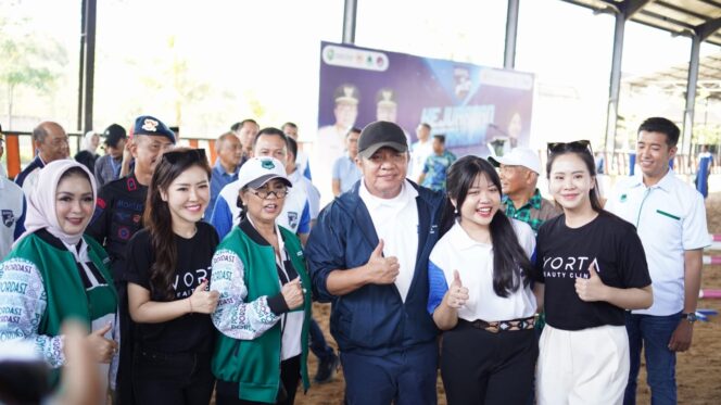 
Buka Kejuaraan Berkuda Gubernur Cup 2023, Herman Deru: Kita Bangkitkan Gairah Para Atlet Untuk Berani Berkompetisi