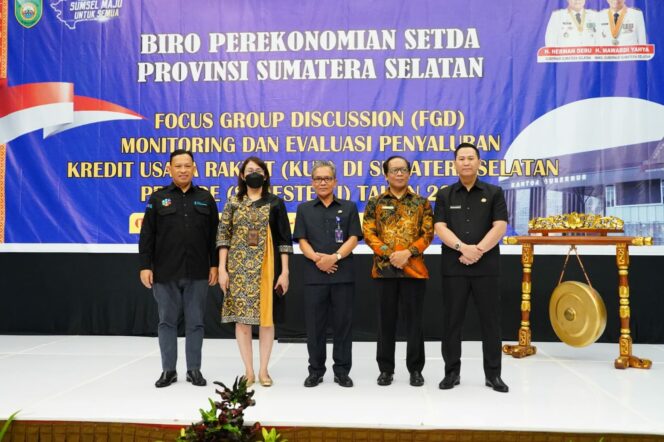 
Sekda Supriono Instruksikan Bidang Ekonomi Pemkot dan Pemkab Evaluasi Kendala Penyaluran KUR