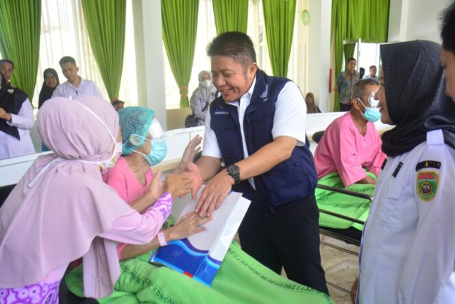 
Program Operasi Mata Gratis Inisiasi Herman Deru, Tahun 2023 Tidak Hanya Melayani Operasi Katarak Saja