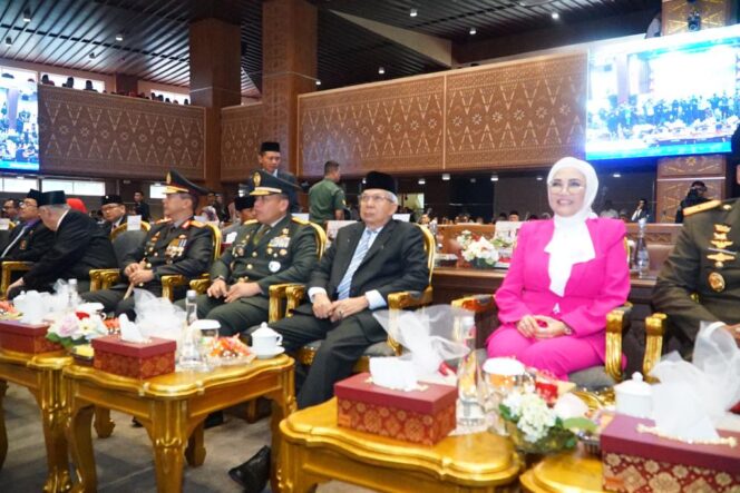 
Mawardi Yahya Ikuti Pidato Kenegaraan Presiden Jokowi dari Ruang Sidang Paripurna DPRD Sumsel