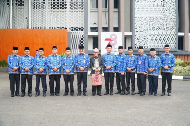 
Maknai Hari Kemerdekaan RI, Sekda Supriono Ajak ASN Tingkatkan Semangat Pengabdian Pada Masyarakat