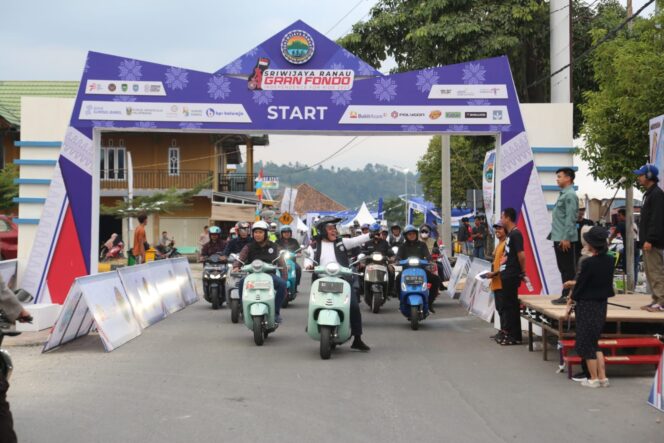 
Cek Kesiapan Pelaksanaan Ranau Gran Fondo Danau Ranau, Herman Deru Konvoi Bersama Komunitas Scoot’s id