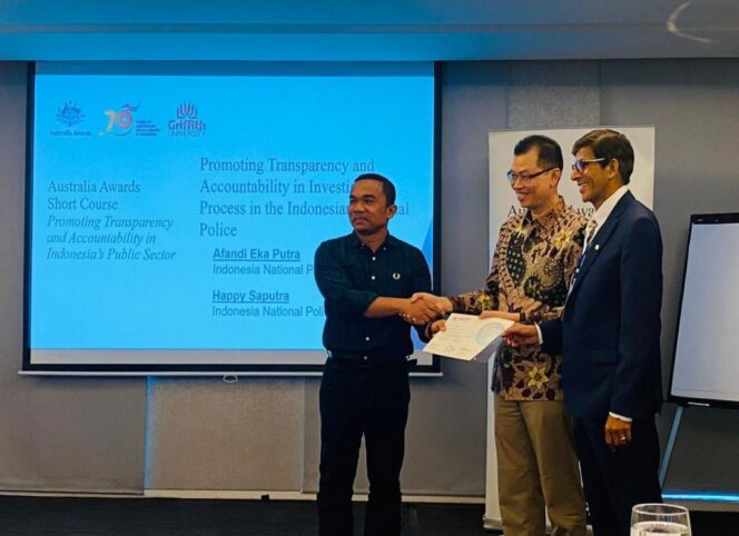 
Anggota Polri Raih Australia Awards Short Course