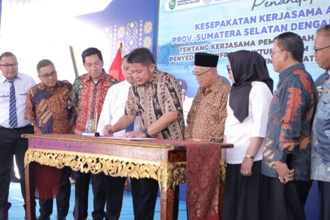 
Awal Tahun 2024, Warga Perumahan Center Park Residence Tanah Mas Banyuasin Teraliri Air Bersih