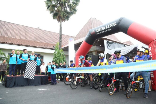 
Herman Deru Lepas Ratusan Peserta Fun Bike, Fun Run dan Fun Walk Meriahkan Dies Natalis FK Unsri ke-61