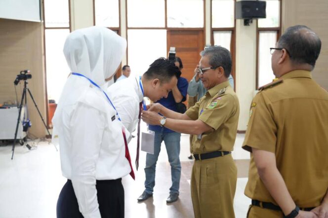 
Tingkatkan Kompetensi ASN, Pemprov Sumsel Gelar Pelatihan Kepemimpinan Administrator