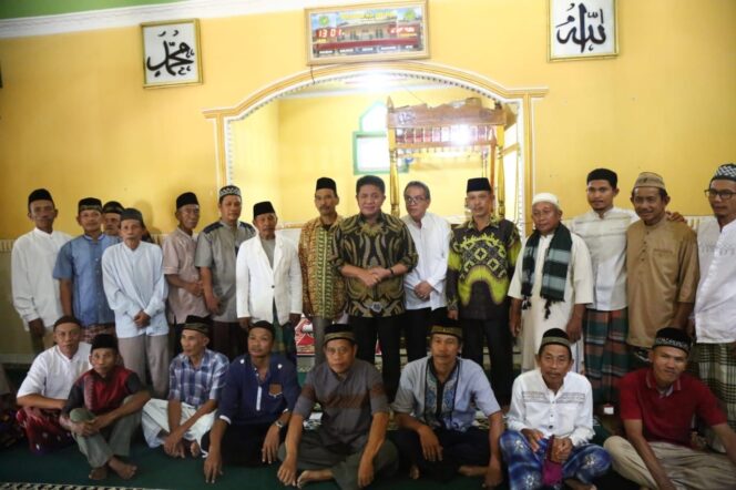 
Herman Deru: Melalui Safari Jumat, Saya Melihat Kondisi Masyarakat Secara Langsung