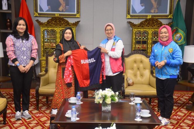 
Pj Ketua TP PKK Tyas Fatoni Harapkan Kontingen Perwosi Sumsel Juara Lomba Senam Kreasi Tingkat Nasional