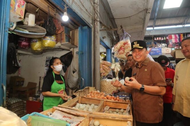 
					Pastikan Harga Bahan Pokok, Pj Gubernur Sumsel Fatoni Turun ke 2 Pasar Tradisional