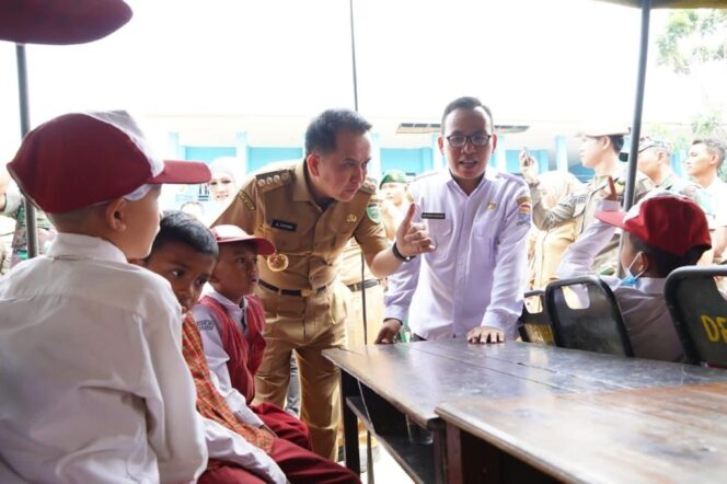
					Atasi Stunting, Pj Gubernur Sumsel Fatoni Kunjungi Dapur Masuk Sekolah