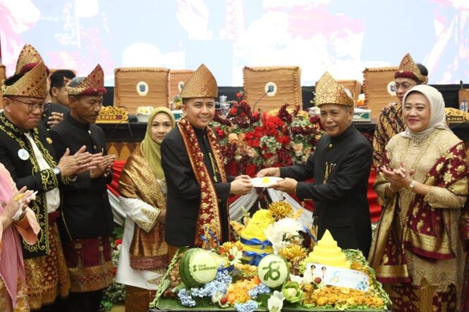 
					Doa Pj Gubernur Sumsel Agus Fatoni di HUT ke-78 OKI: Semoga Masyarakat Kian Maju dan Lebih Sejahtera