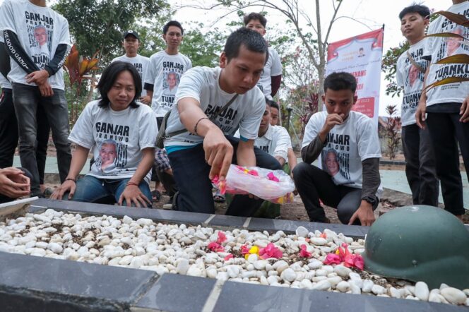 
					Crivisaya Ganjar Bangkitkan Jiwa Nasionalisme Anak Muda lewat Ziarah ke Makam Pahlawan di Ogan Ilir
