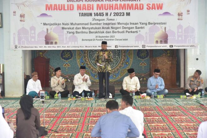 
					Wagub Mawardi Yahya Hadiri Maulid Nabi Bersama Santri Ponpes Daruss’adah Muara Enim