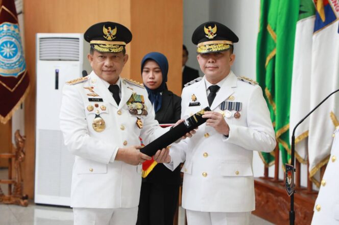 
Mendagri Tito Karnavian Secara Resmi Lantik Agus Fatoni Sebagai Penjabat Gubernur Sumsel