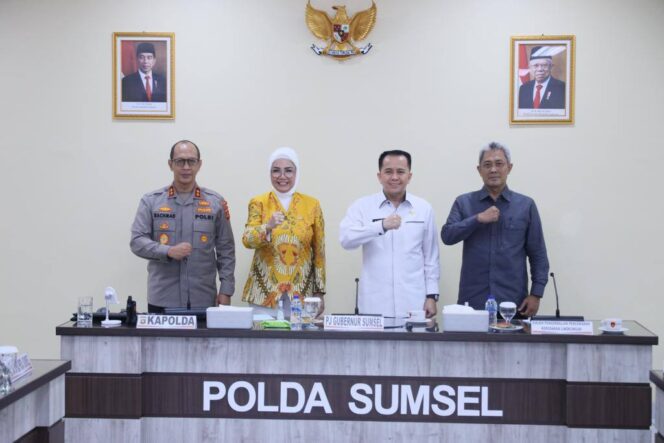 
Pj Gubernur Kompak Bersama Kapolda  Sumsel Percepat Penanganan Karhutla