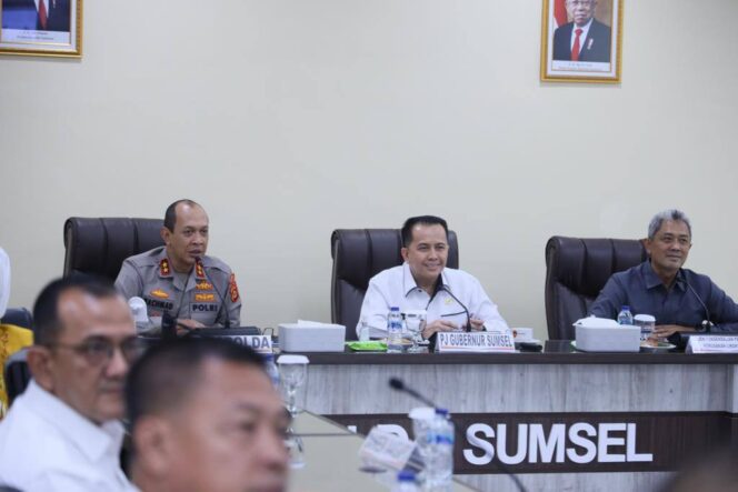 
Pj Gubernur Sumsel Yakin Mampu Atasi Karhutla: Ini Menyangkut Keselamatan Jiwa dan Kesehatan Masyarakat