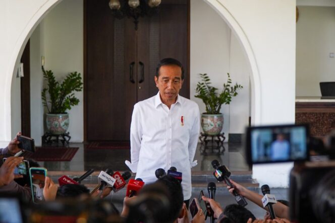 
Presiden Jokowi Terima Surat Pengunduran Diri Mentan, Tunjuk Kepala Bapanas sebagai Plt