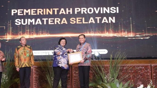 
					Gubernur Sumsel Terima Penghargaan Proklim 2023 dari Menteri LHK