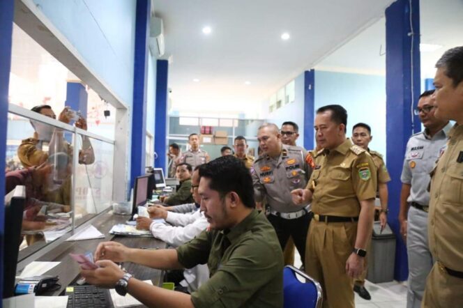 
					Pj Gubernur Sumsel Fatoni Sidak Pelayanan Samsat di Kota Palembang