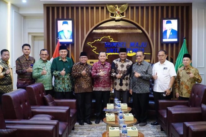 
					Pj Gubernur Agus Fatoni Ajak Muhammadiyah Terus Bersinergi Bersama Pemerintah dalam Pembangunan Daerah