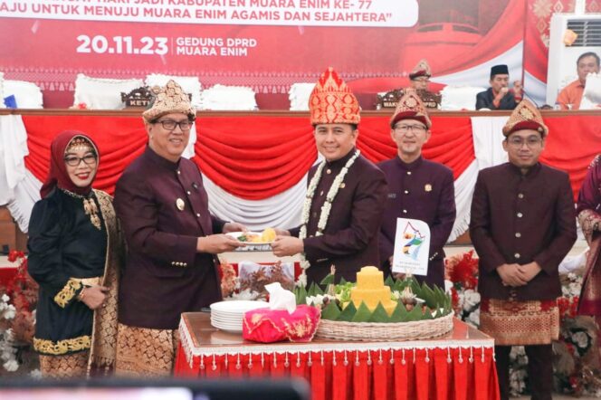 
Pj Gubernur Sumsel Apresiasi Penurunan Stunting, Pengangguran, dan Kemiskinan di Muara Enim