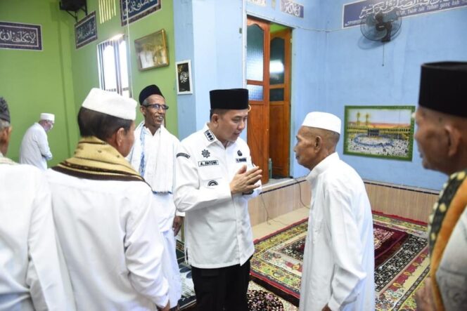 
					Pj Gubernur Sumatera Selatan Agus Fatoni Berikan Bantuan Masjid Istiqomah Tanjung Dalam OKU