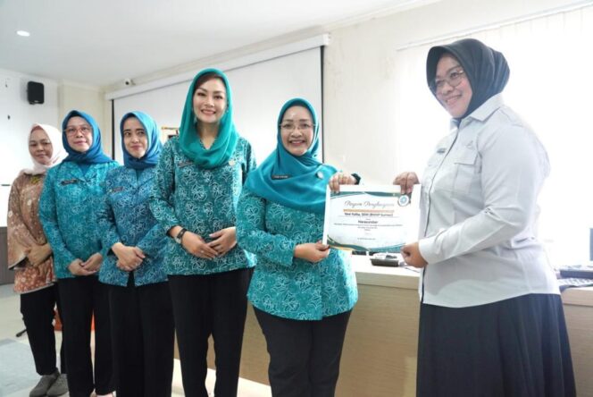 
Pj Ketua TP PKK Tyas Fatoni Buka Pelatihan Fasilitator Ketahanan Keluarga Anti Narkoba di OKU Selatan