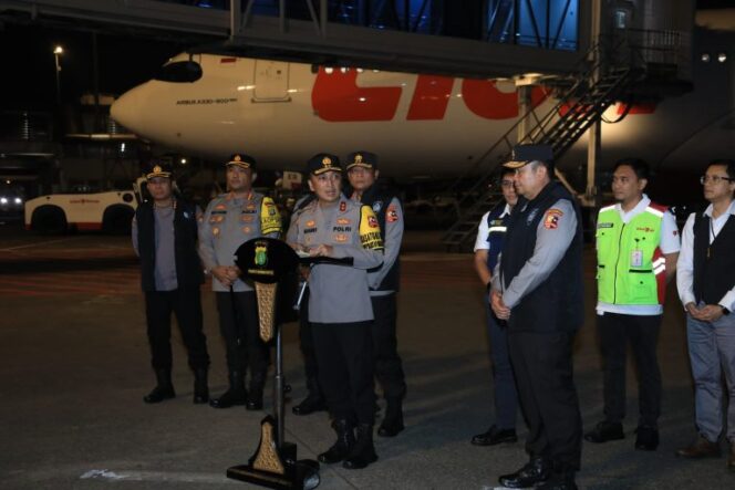 
					Polri Kirim 26,5 Ton Bantuan untuk Palestina: Alkes, Pakaian hingga Makanan