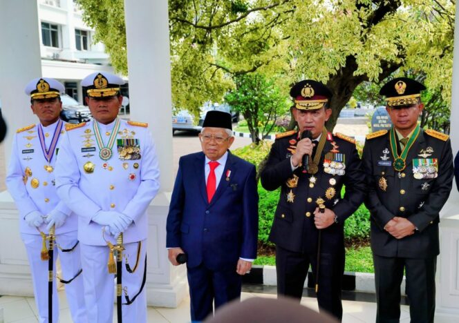 
Hadapi Pemilu 2024, Kapolri: Tugas TNI-Polri Jaga Keutuhan Masyarakat, Persatuan dan Kesatuan