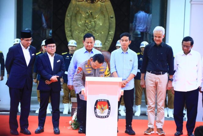 
					Kapolri Hadiri Deklarasi Kampanye Pemilu Damai di KPU