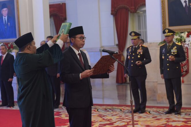 
					Presiden Jokowi Saksikan Pengucapan Sumpah Nawawi Pomolango Jadi Ketua Sementara KPK
