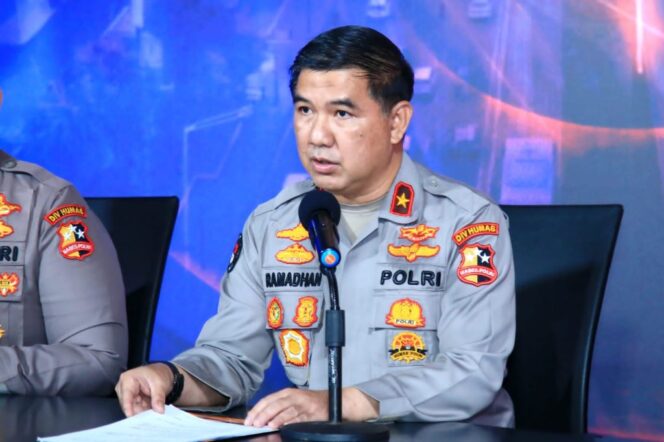 
					Polri Tetap Usut Kasus Rocky Gerung Meski Laporan Dicabut