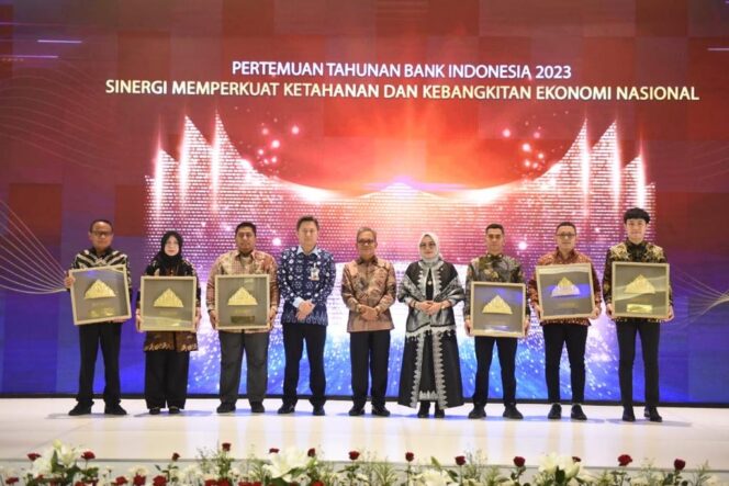 
					Hadiri Pertemuan Tahunan BI, Sekda Supriono Paparkan Pertumbuhan Ekonomi Sumsel Tertinggi di Sumatera