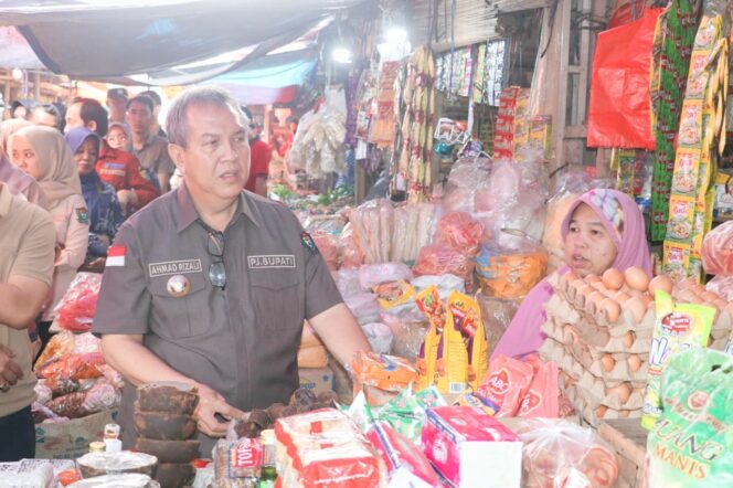
					Jelang Natal, Pj. Bupati  Pastikan Stabilitas Harga dan Stok Bahan Pokok Tersedia