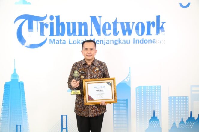 
					Pj Gubernur Agus Fatoni Terima Penghargaan Pengendalian Stunting di Sumsel